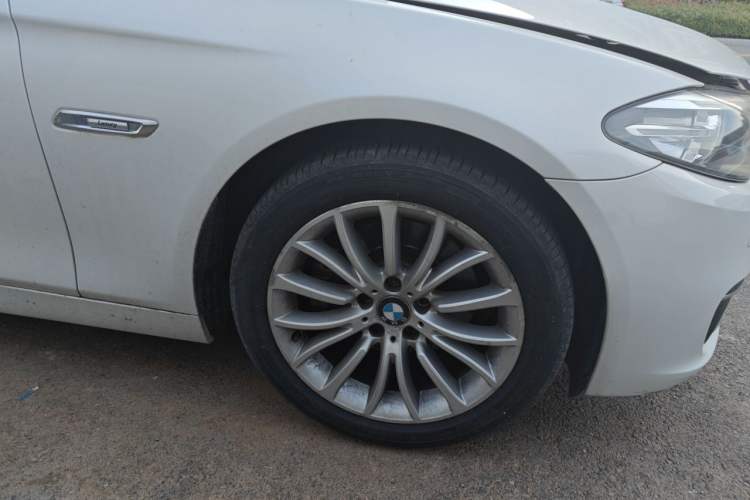 Used BMW 5 Series 2017 525Li Luxury Design Package Right Front Wheel Hub