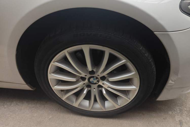 Used BMW 5 Series 2017 525Li Luxury Design Package Right Front Wheel Hub