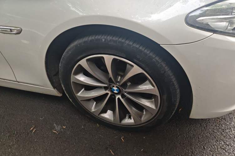 Used BMW 5 Series 2017 520Li Elegant Edition Right Front Wheel Hub