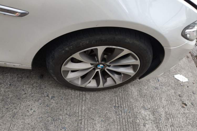 Used BMW 5 Series 2017 528Li Leading Model Right Front Wheel Hub