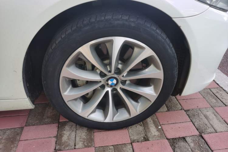 Used BMW 5 Series 2017 528Li xDrive Leading Model Right Front Wheel Hub