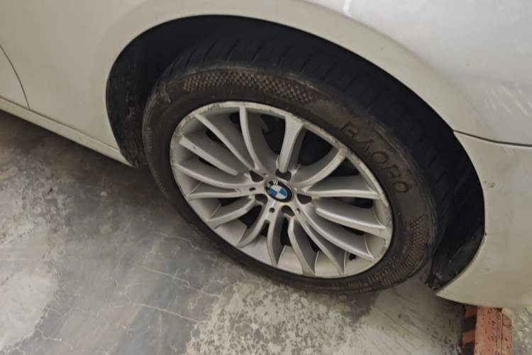 Used BMW 5 Series 2017 525Li Luxury Design Package Right Front Wheel Hub