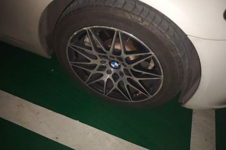 Used BMW 5 Series 2017 525Li Luxury Design Package Right Front Wheel Hub
