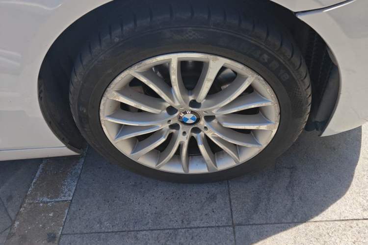 Used BMW 5 Series 2017 525Li Luxury Design Package Right Front Wheel Hub