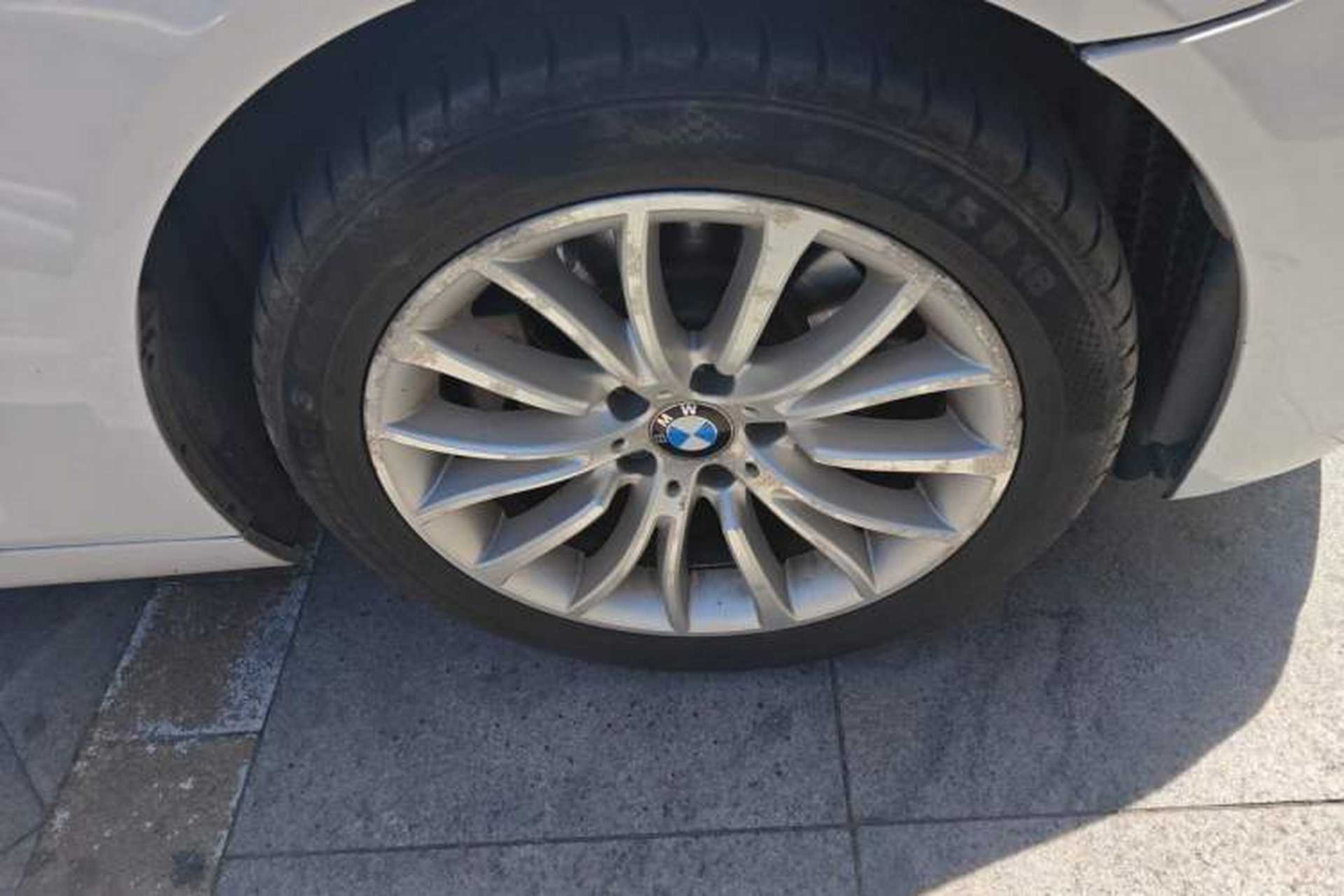 Used BMW 5 Series 2017 525Li Luxury Design Package Right Front Wheel Hub