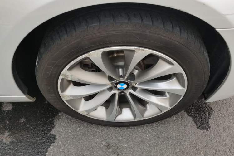 Used BMW 5 Series 2017 525Li Leading Model Right Front Wheel Hub