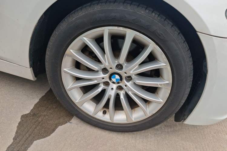 Used BMW 5 Series 2017 525Li Luxury Design Package Right Front Wheel Hub