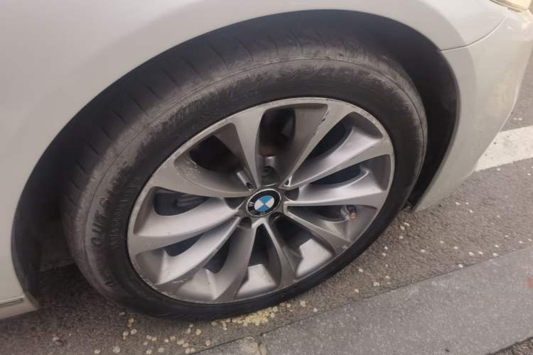 Used BMW 5 Series 2017 525Li Leading Model Right Front Wheel Hub