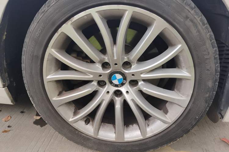 Used BMW 5 Series 2017 525Li Luxury Design Package Right Front Wheel Hub