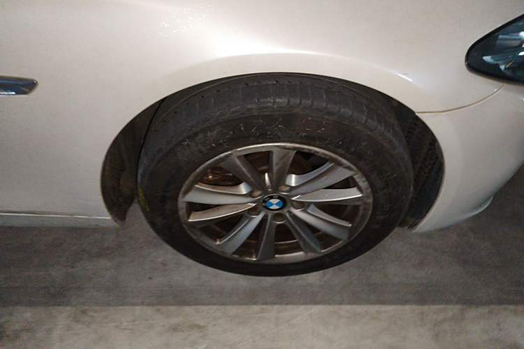 Used BMW 5 Series 2017 520Li Elegant Edition Right Front Wheel Hub