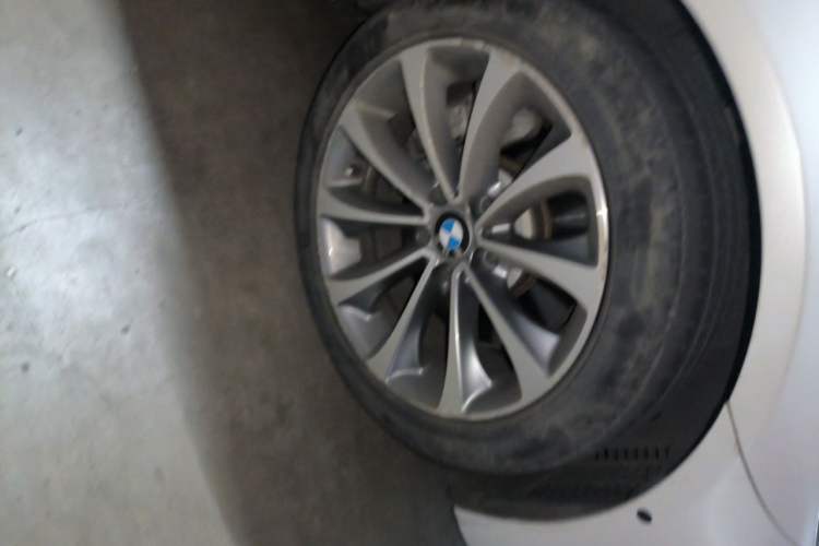 Used BMW 5 Series 2017 528Li Leading Model Right Front Wheel Hub