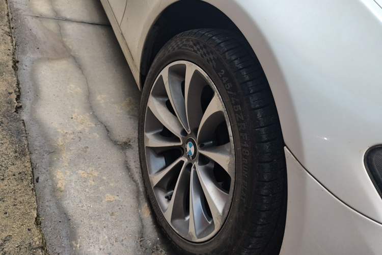 Used BMW 5 Series 2017 528Li Leading Model Right Front Wheel Hub