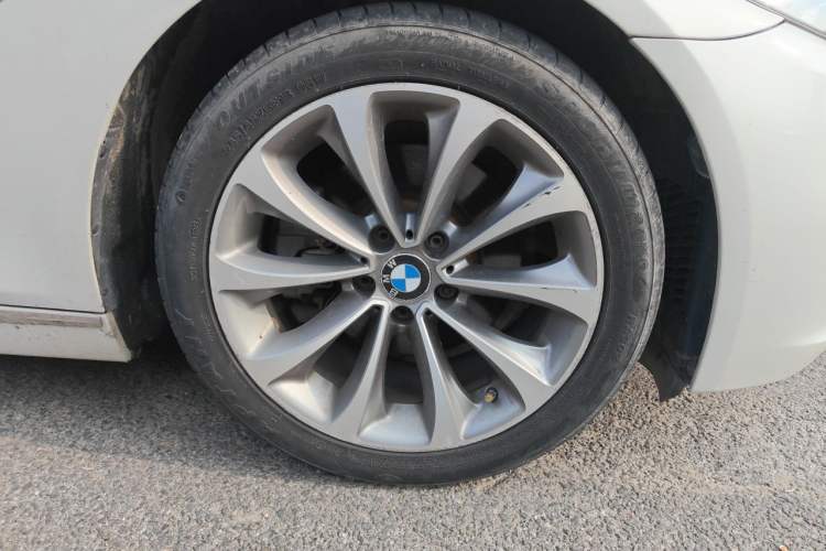Used BMW 5 Series 2017 525Li Leading Model Right Front Wheel Hub