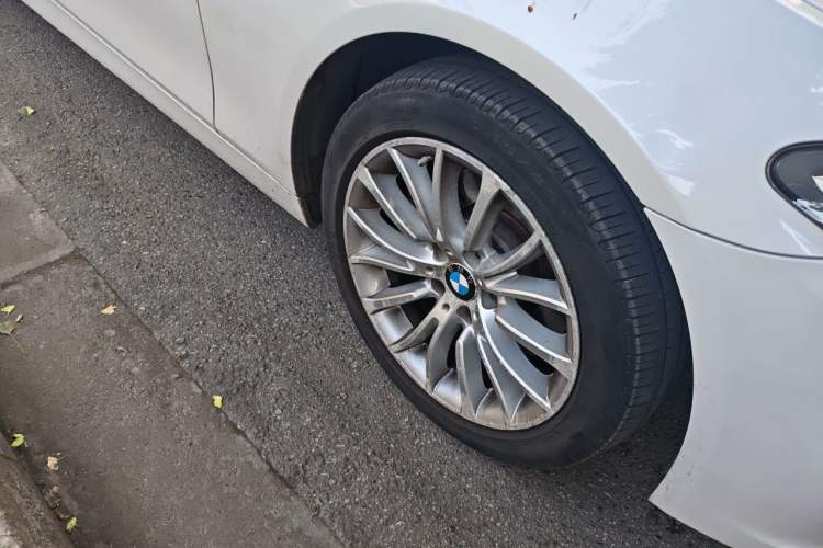 Used BMW 5 Series 2017 525Li Luxury Design Package Right Front Wheel Hub