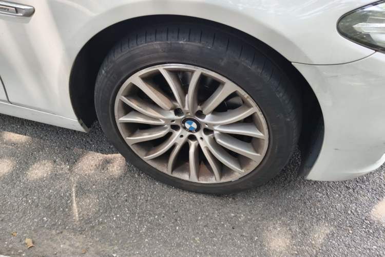 Used BMW 5 Series 2017 525Li Luxury Design Package Right Front Wheel Hub