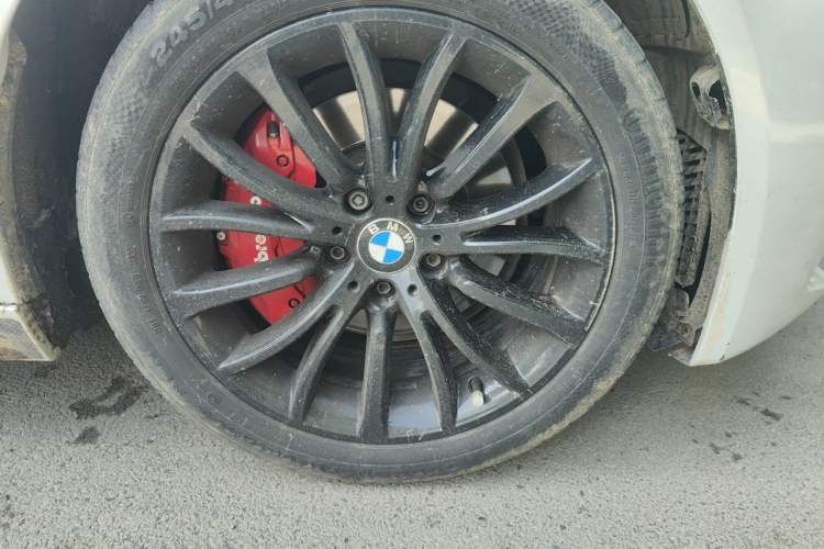 Used BMW 5 Series 2017 525Li Luxury Design Package Right Front Wheel Hub