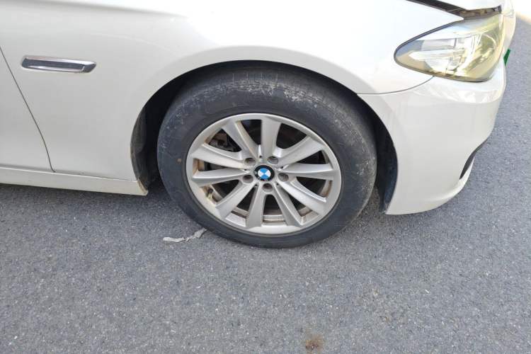 Used BMW 5 Series 2017 520Li Elegant Edition Right Front Wheel Hub