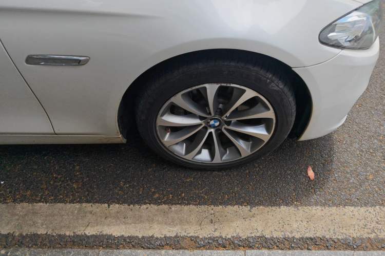 Used BMW 5 Series 2017 528Li Leading Model Right Front Wheel Hub