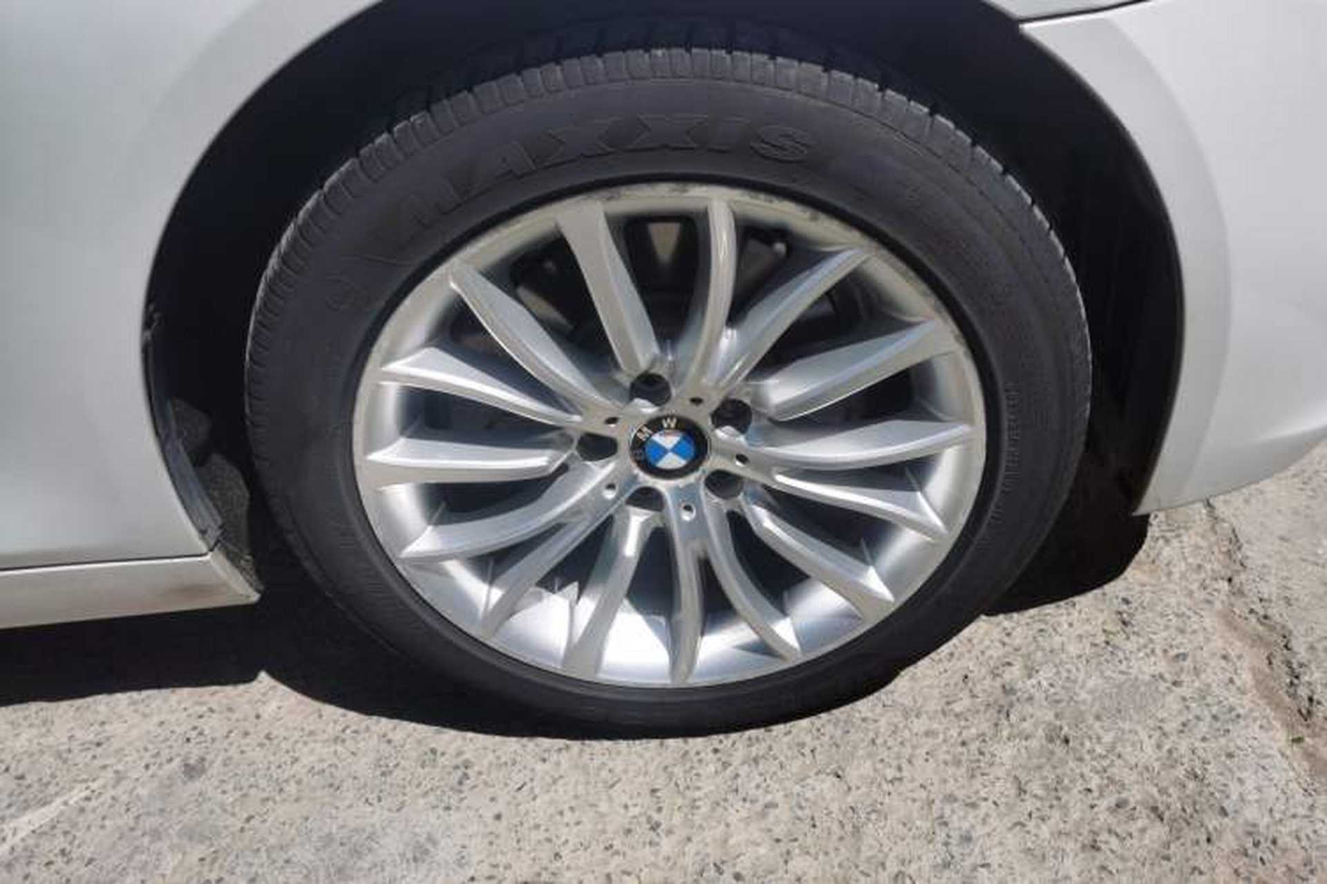 Used BMW 5 Series 2017 525Li Luxury Design Package Right Front Wheel Hub