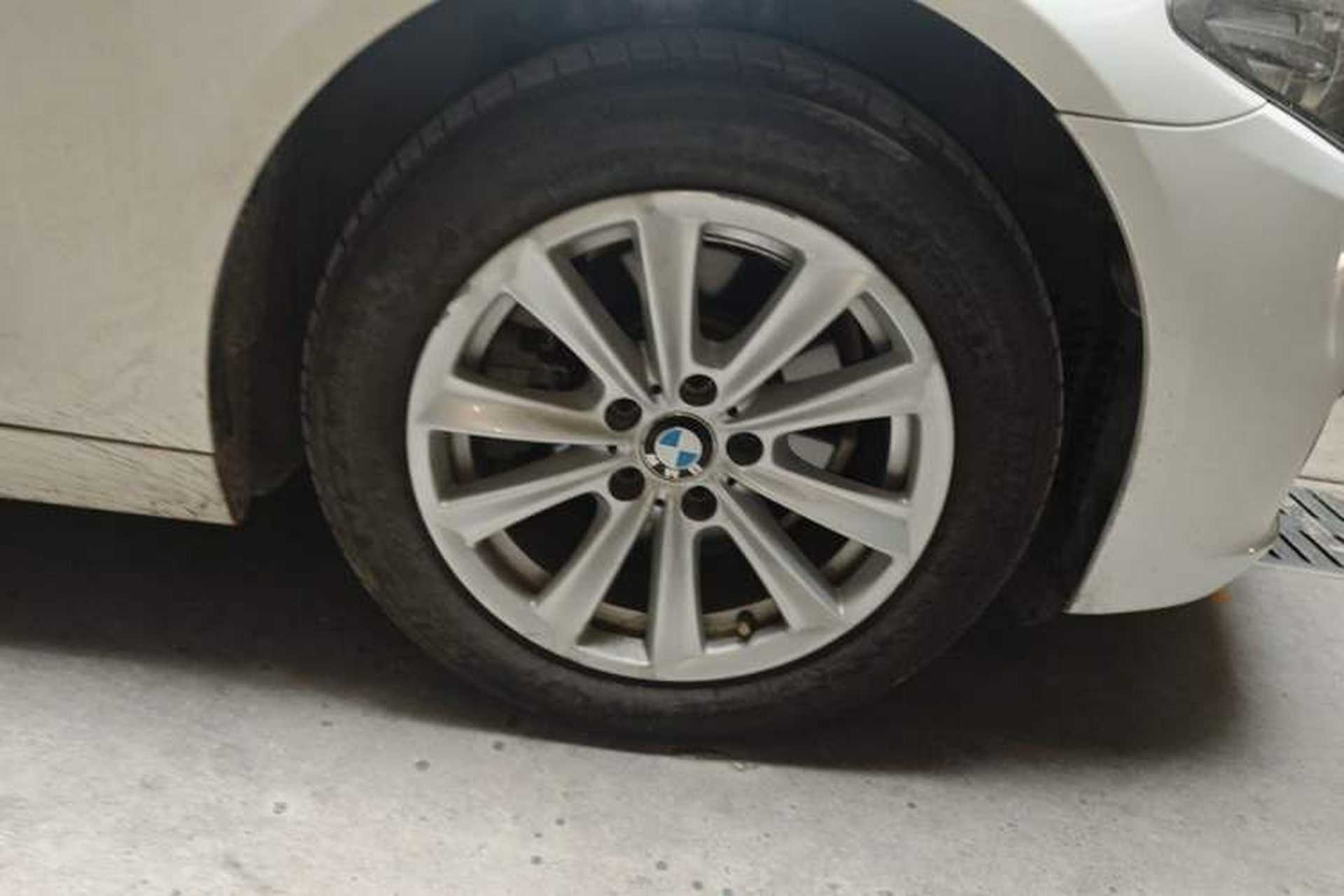 Used BMW 5 Series 2017 520Li Elegant Edition Right Front Wheel Hub