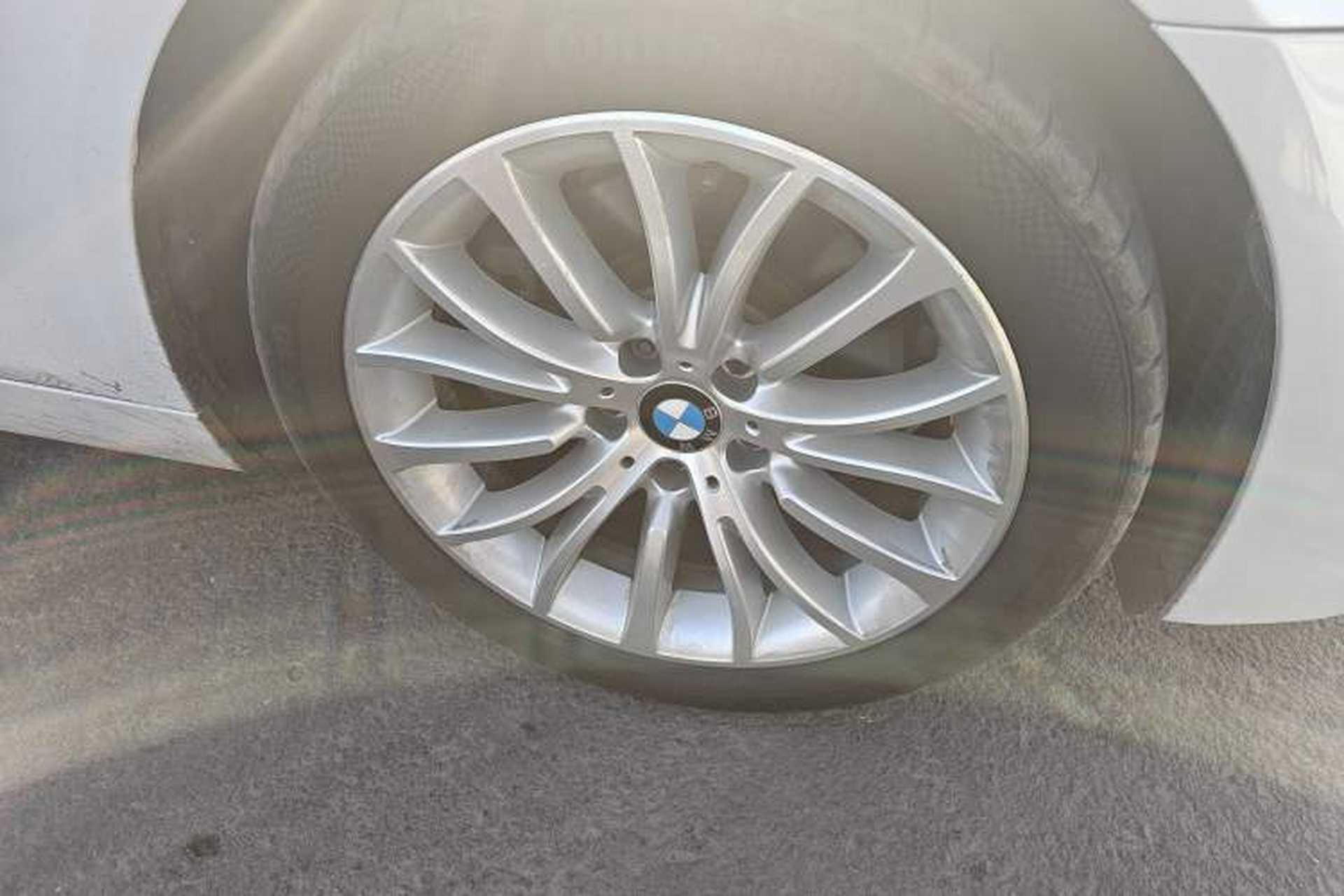 Used BMW 5 Series 2017 525Li Luxury Design Package Right Front Wheel Hub