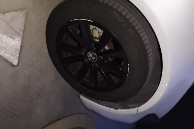 Used BMW 5 Series 2017 520Li Elegant Edition Right Front Wheel Hub