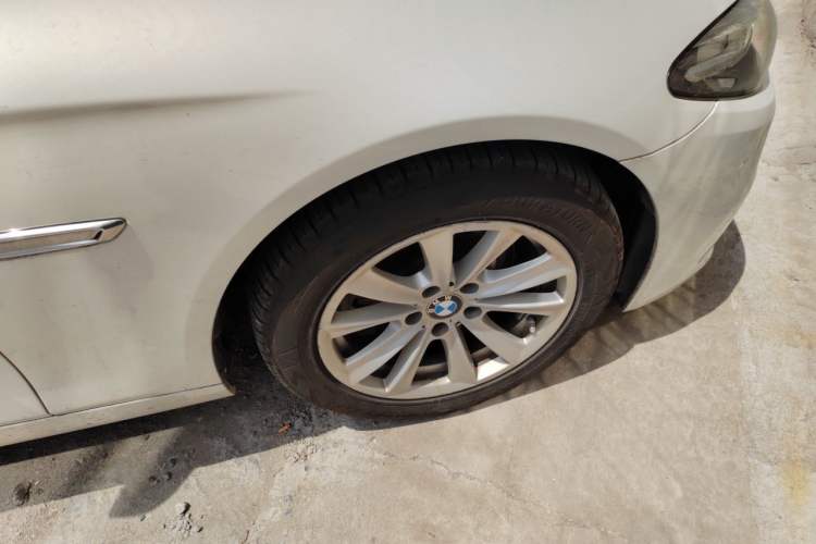 Used BMW 5 Series 2017 520Li Elegant Edition Right Front Wheel Hub