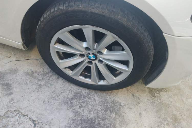 Used BMW 5 Series 2017 520Li Elegant Edition Right Front Wheel Hub