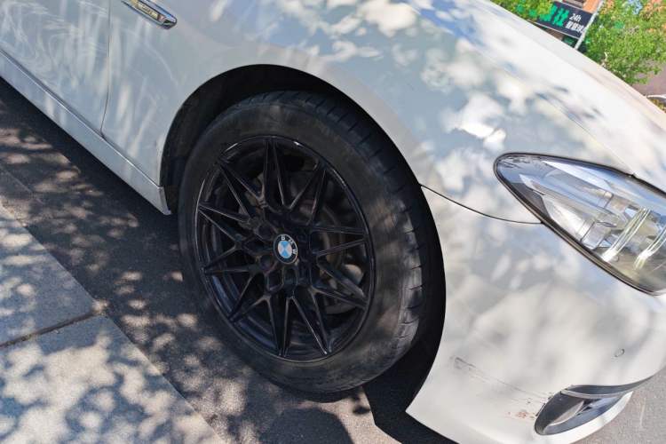 Used BMW 5 Series 2017 525Li Luxury Design Package Right Front Wheel Hub