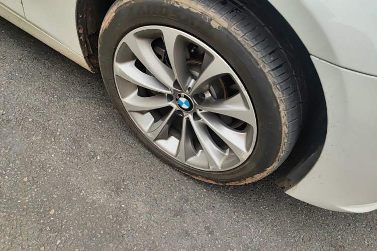 Used BMW 5 Series 2017 525Li Leading Model Right Front Wheel Hub