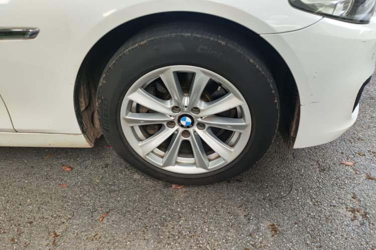 Used BMW 5 Series 2017 520Li Elegant Edition Right Front Wheel Hub