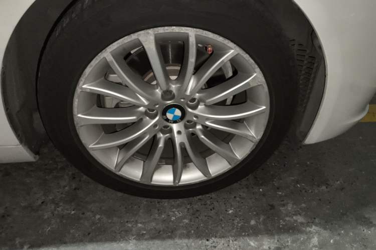 Used BMW 5 Series 2017 525Li Luxury Design Package Right Front Wheel Hub