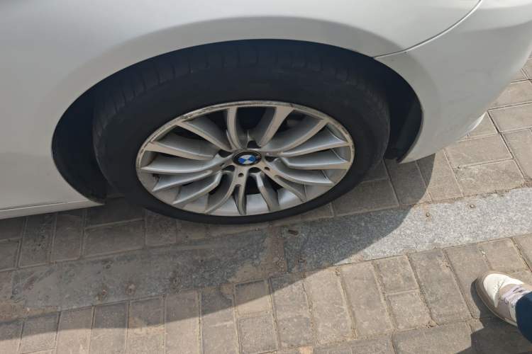 Used BMW 5 Series 2017 525Li Luxury Design Package Right Front Wheel Hub