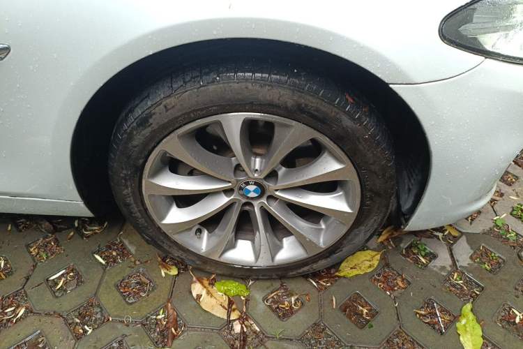 Used BMW 5 Series 2017 525Li Leading Model Right Front Wheel Hub