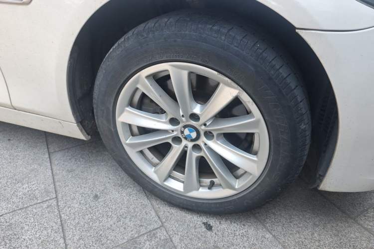 Used BMW 5 Series 2017 520Li Elegant Edition Right Front Wheel Hub