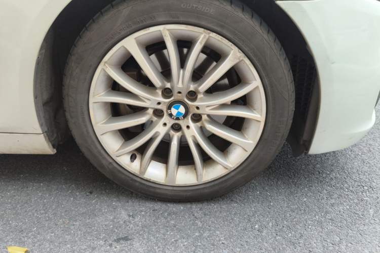 Used BMW 5 Series 2017 525Li Luxury Design Package Right Front Wheel Hub