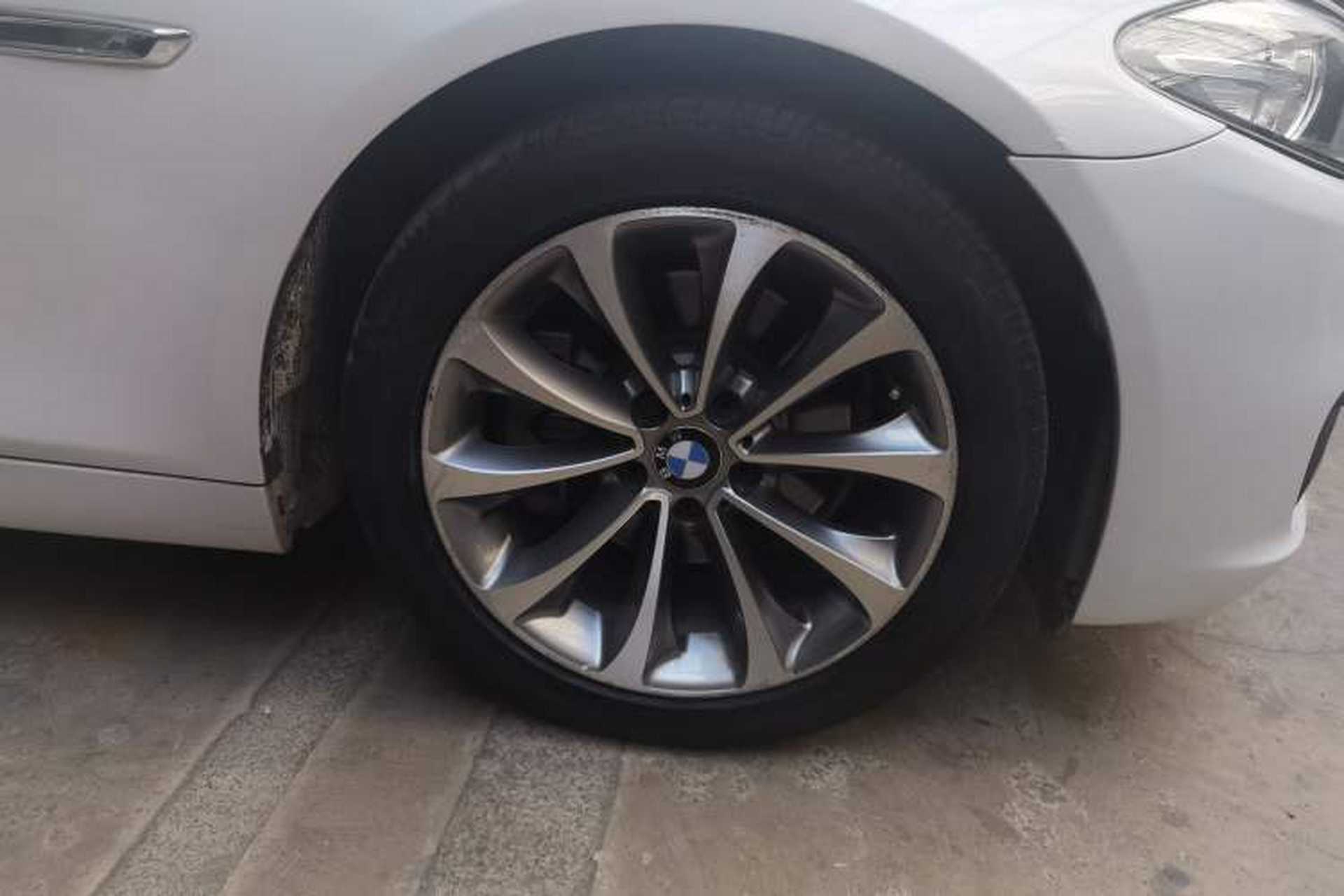 Used BMW 5 Series 2017 525Li Leading Model Right Front Wheel Hub
