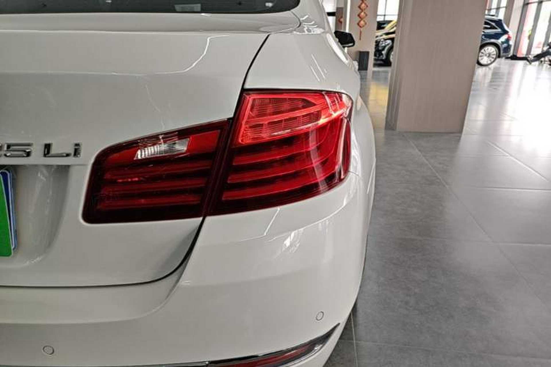Used BMW 5 Series 2017 525Li Luxury Design Package Right Rear Taillight