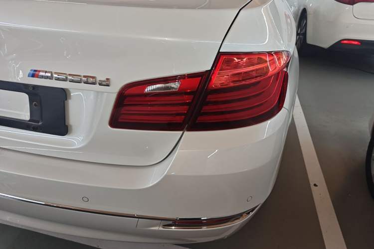 Used BMW 5 Series 2017 525Li Luxury Design Package Right Rear Taillight