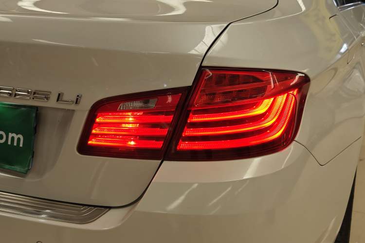 Used BMW 5 Series 2017 525Li Luxury Design Package Right Rear Taillight