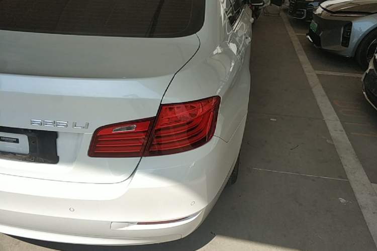 Used BMW 5 Series 2017 525Li Leading Model Right Rear Taillight