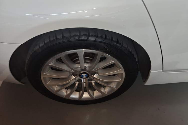 Used BMW 5 Series 2017 525Li Luxury Design Package Right Rear Wheel Hub