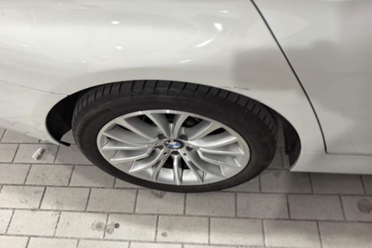 Used BMW 5 Series 2017 525Li Luxury Design Package Right Rear Wheel Hub