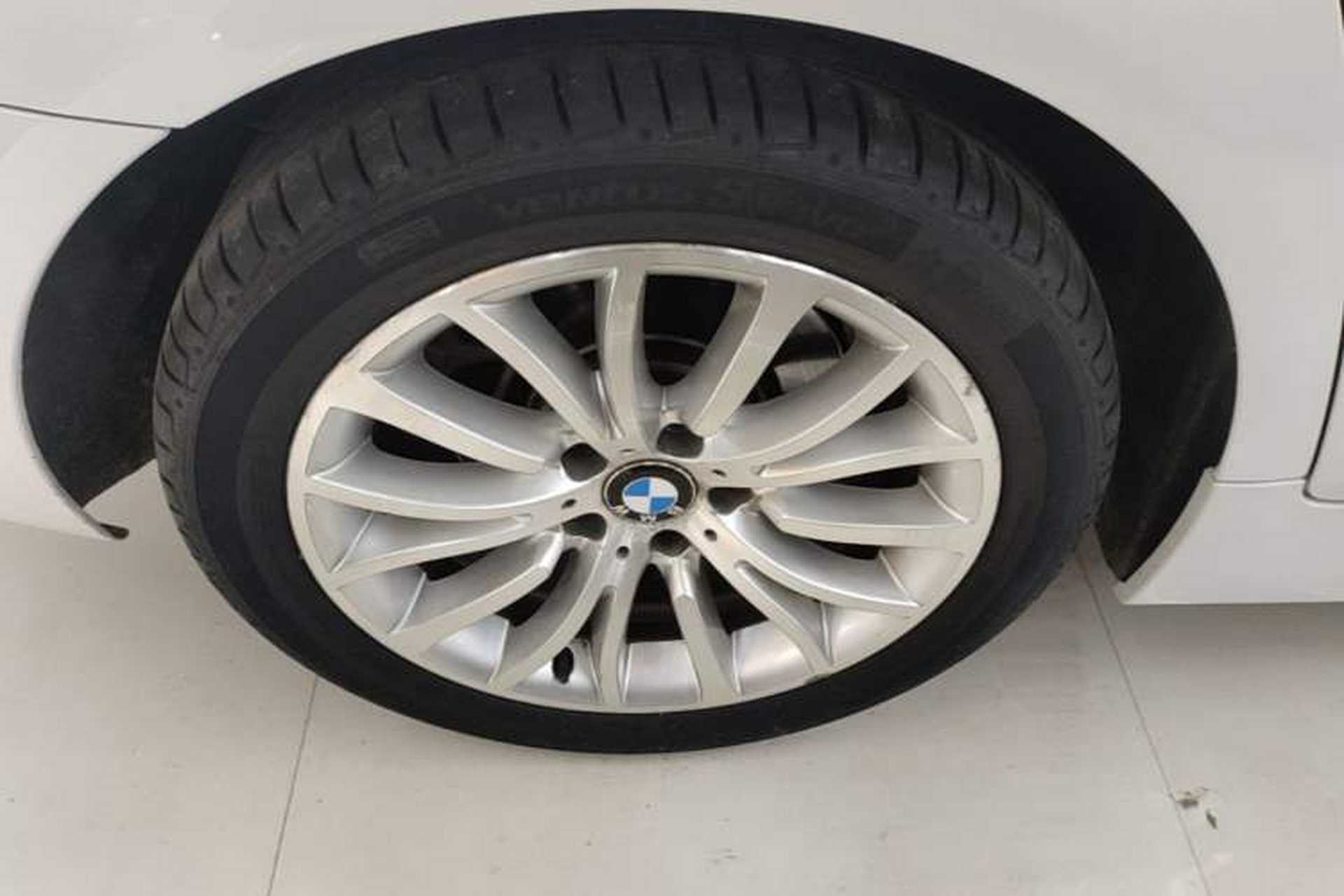 Used BMW 5 Series 2017 525Li Luxury Design Package Right Rear Wheel Hub