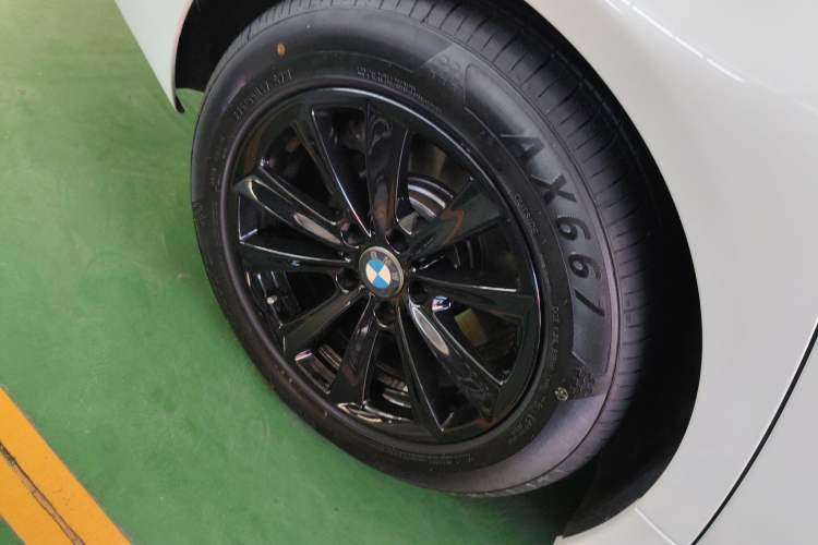 Used BMW 5 Series 2017 520Li Elegant Edition Right Rear Wheel Hub