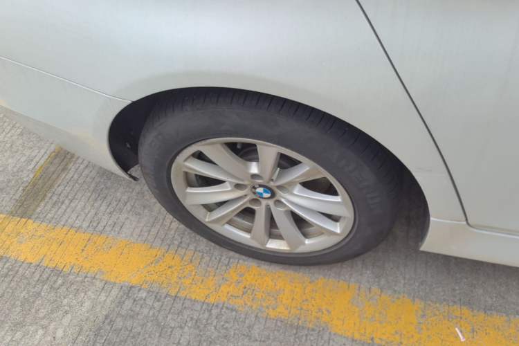 Used BMW 5 Series 2017 520Li Elegant Edition Right Rear Wheel Hub
