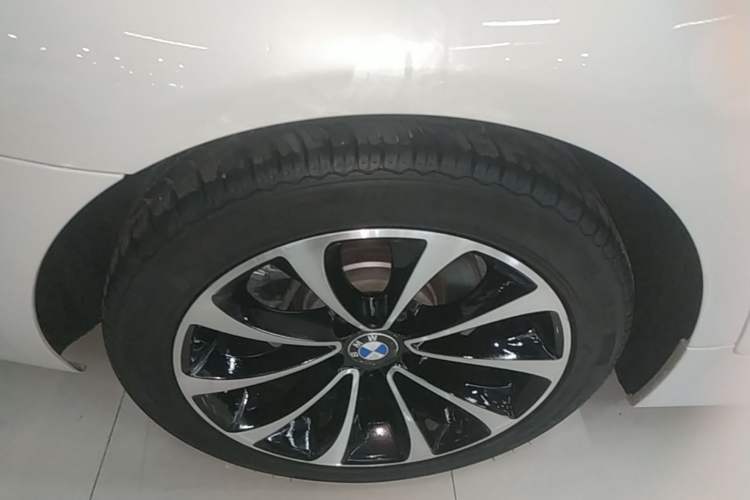 Used BMW 5 Series 2017 525Li Leading Model Right Rear Wheel Hub