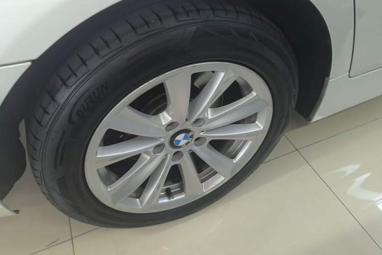 Used BMW 5 Series 2017 520Li Elegant Edition Right Rear Wheel Hub