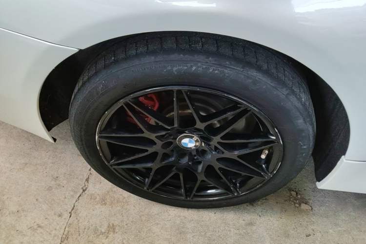 Used BMW 5 Series 2017 525Li Luxury Design Package Right Rear Wheel Hub
