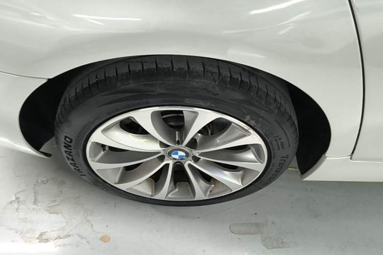 Used BMW 5 Series 2017 525Li Leading Model Right Rear Wheel Hub